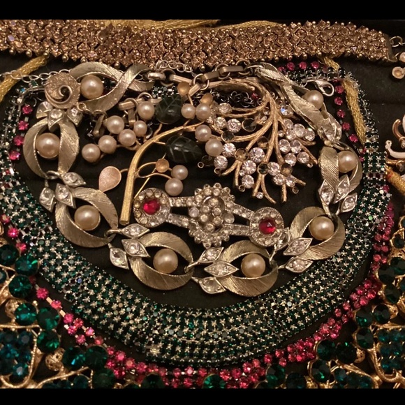 HUGE 4 LBS Vintage Now Jewelry Lot- MASSIVE Inventory PREMIUM MYSTERY BOX - Picture 4 of 14